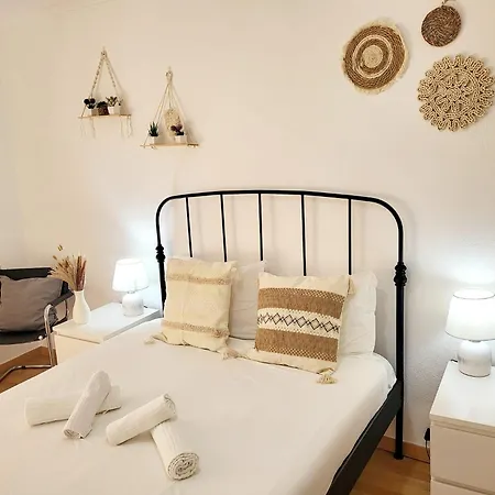 Amelia - Surf Camp * Peniche