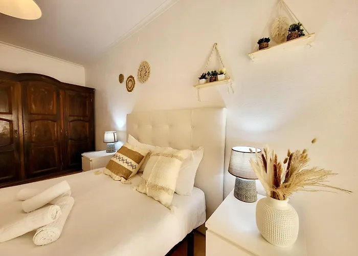 Amelia - Surf Camp ペニシェ